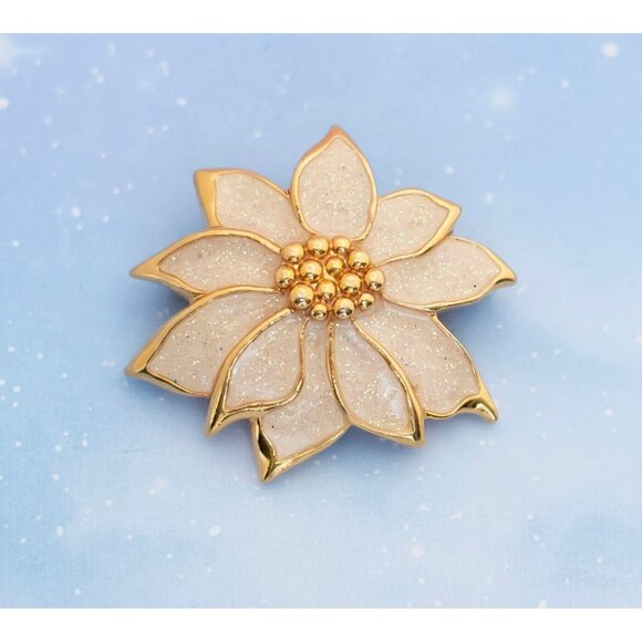 Vintage Golden Floral Brooch | Avon | J23 - Picture 1 of 2